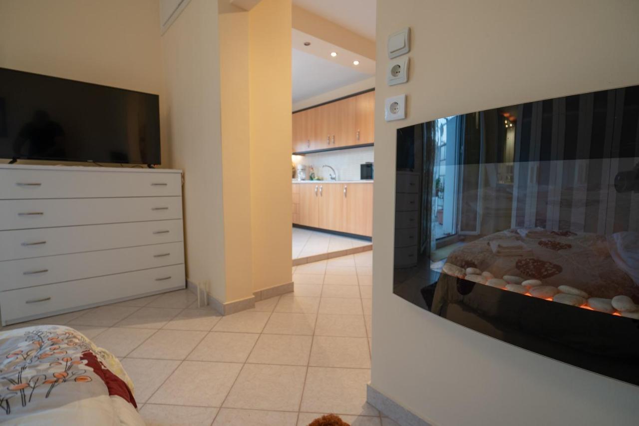 Attica Train Station 1 Bedroom 4 Pers Apartment Athens Exterior photo