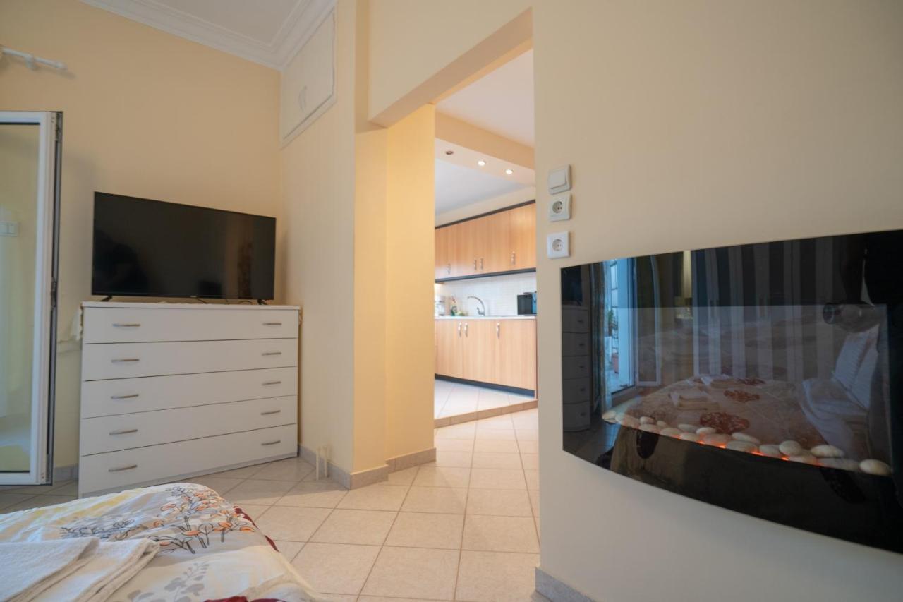 Attica Train Station 1 Bedroom 4 Pers Apartment Athens Exterior photo